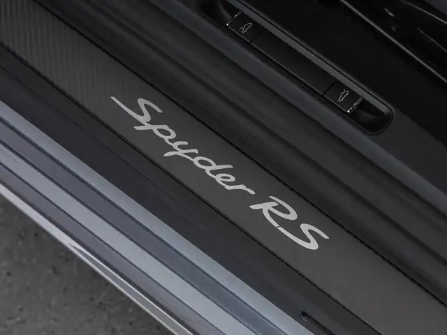 Porsche 718 Spyder view 15