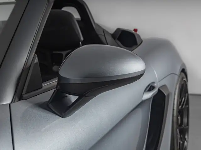 Porsche 718 Spyder view 13