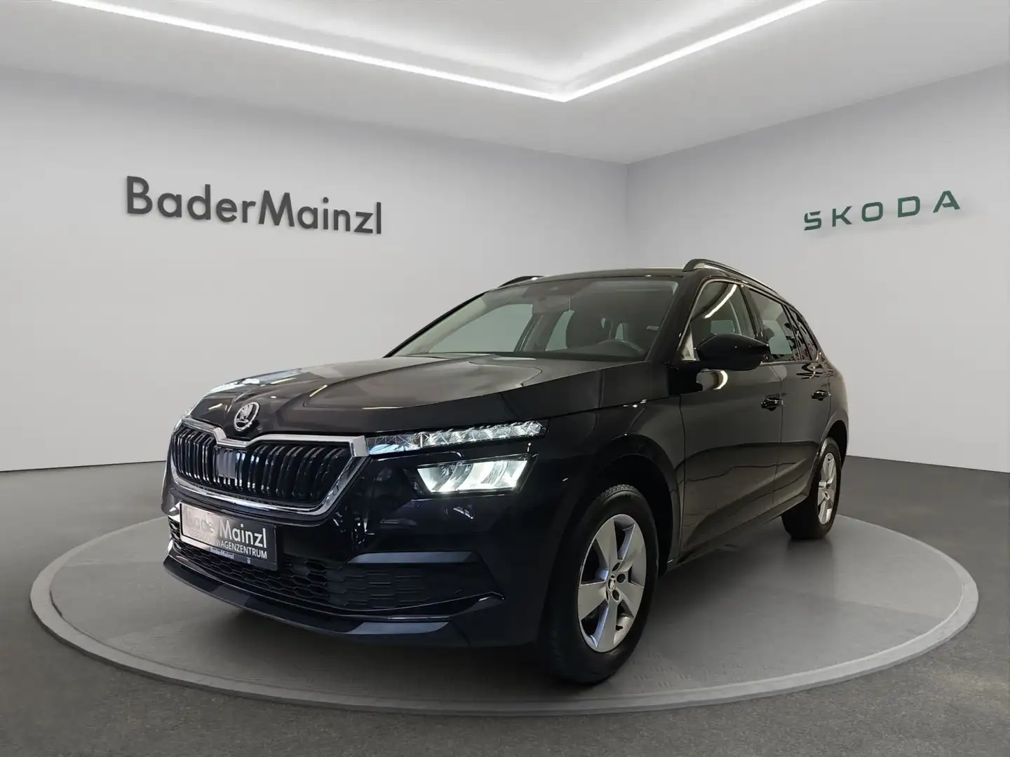 Skoda Kamiq Active Schwarz - 1