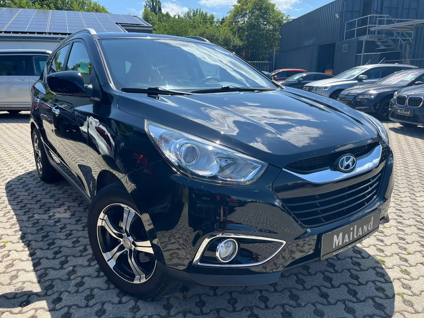 Hyundai iX35 2.0 4WD Automatik Premium Schwarz - 2
