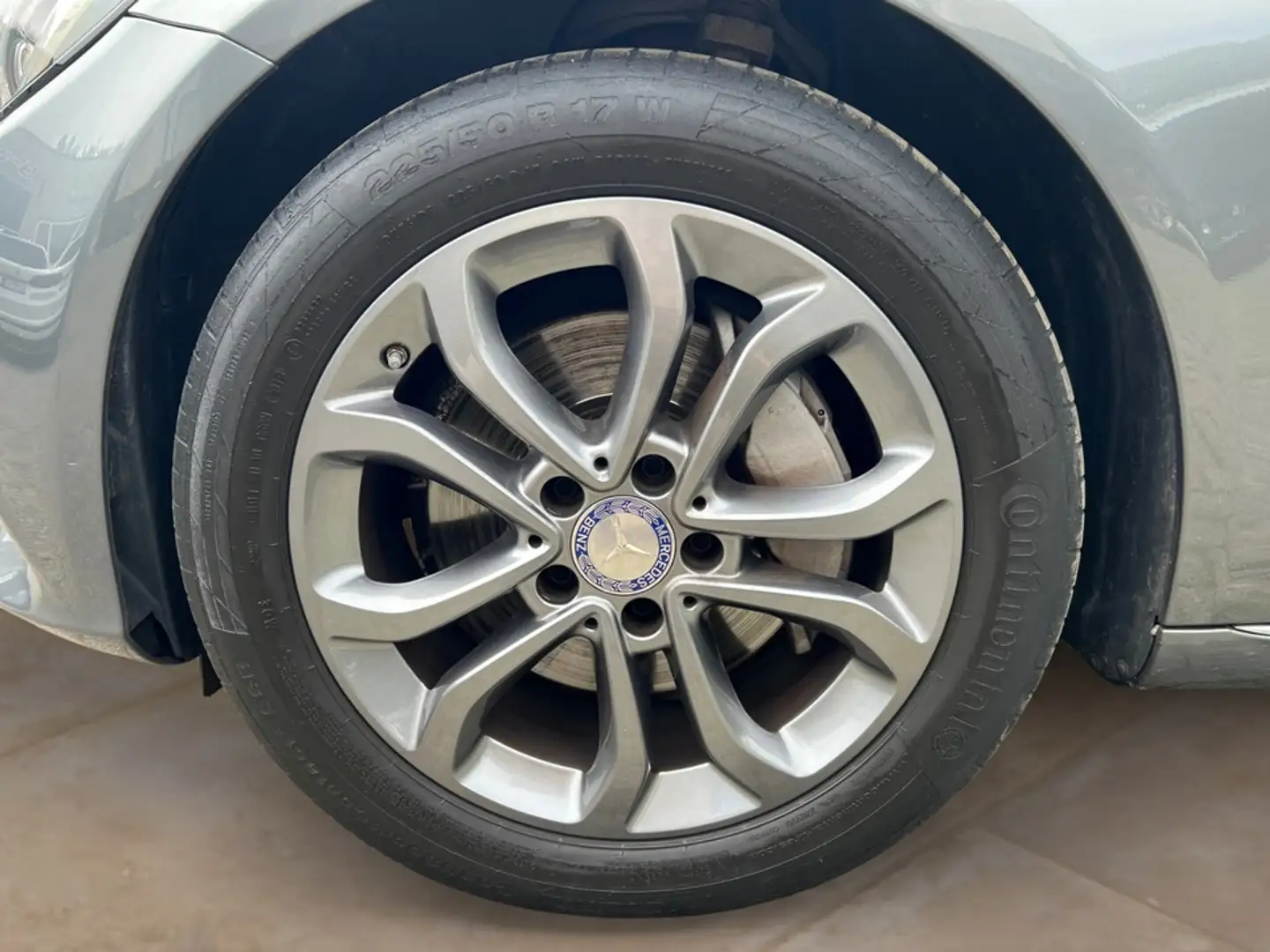 Mercedes-Benz C 250 Limousine + GARANTIE Gris - 2