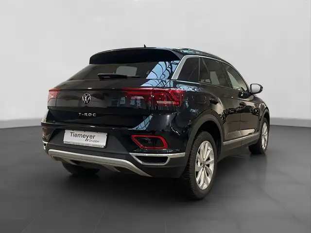 Volkswagen T-Roc view 3