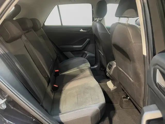 Volkswagen T-Roc view 6