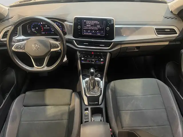 Volkswagen T-Roc view 5