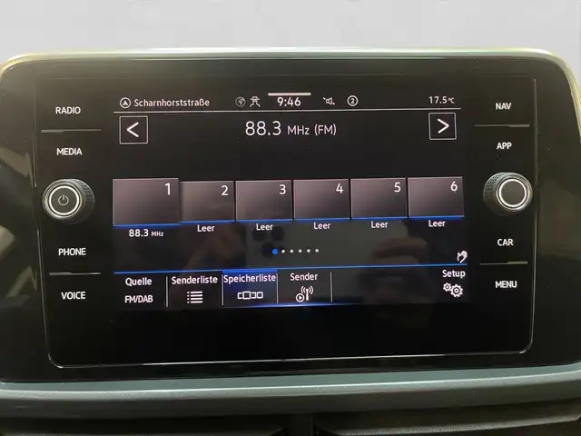 Volkswagen T-Roc view 13