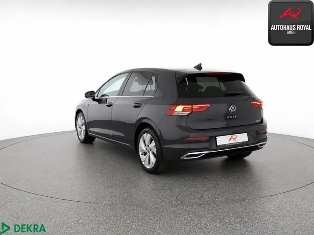 Volkswagen Golf view 3