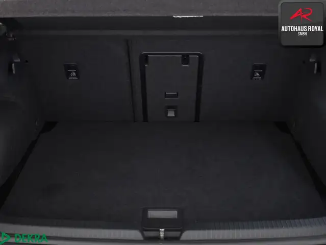 Volkswagen Golf view 13