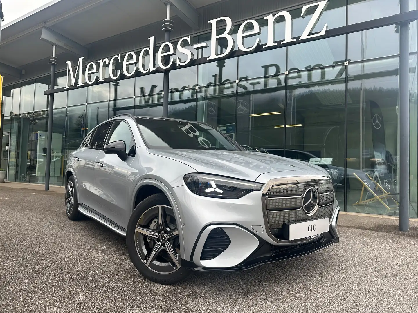 Mercedes-Benz GLC 400 4Matic EQ Tech 94kWh*AMG-Line*Premium*Hyperscreen* Silber - 1