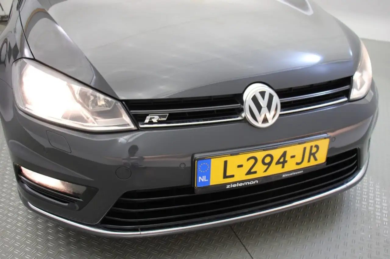 Volkswagen Golf Standard Model — photo 28 sur 30