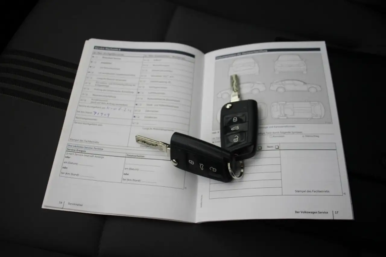 Volkswagen Golf Standard Model — photo 12 sur 30