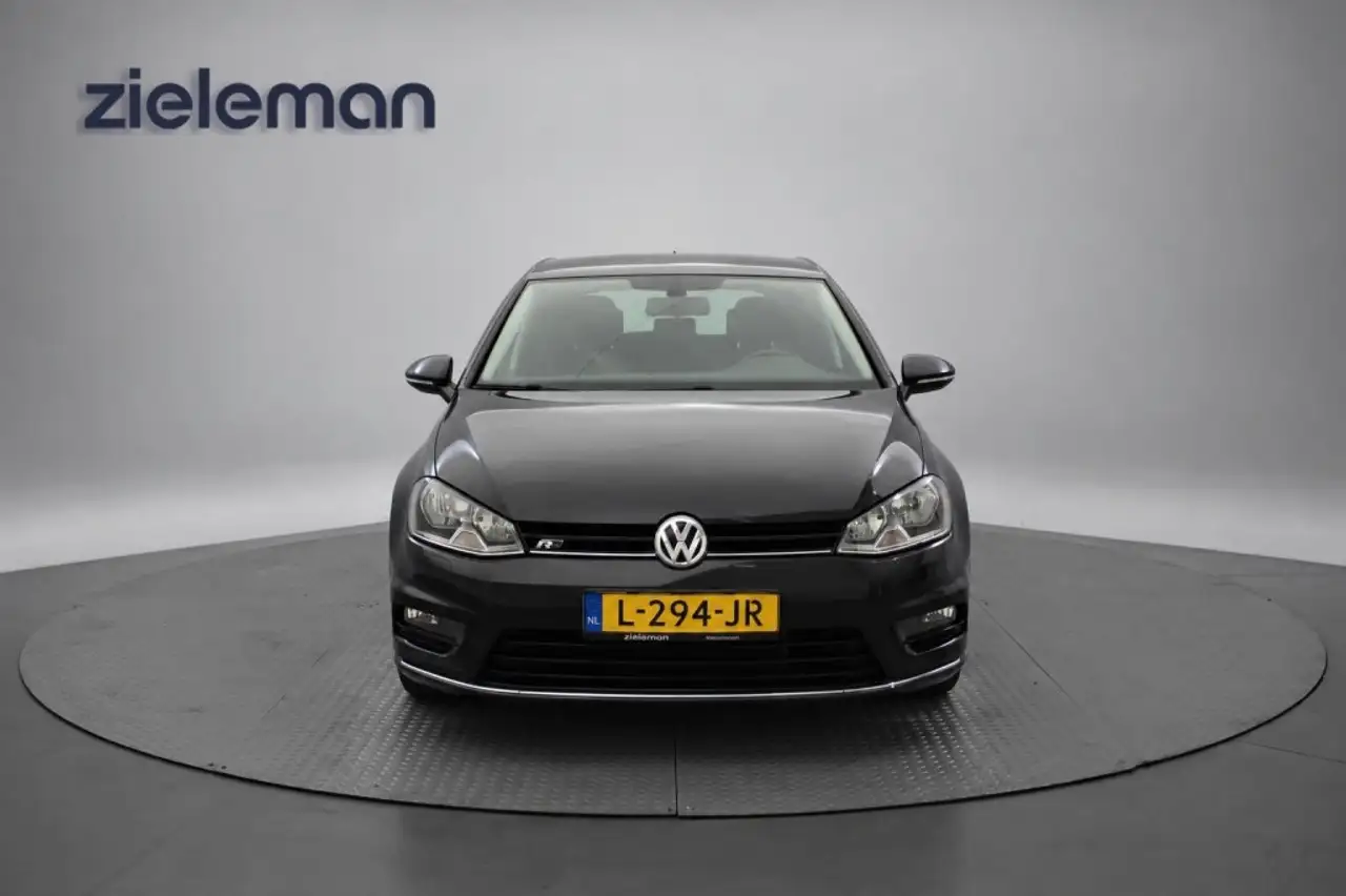 Volkswagen Golf Standard Model — photo 14 sur 30