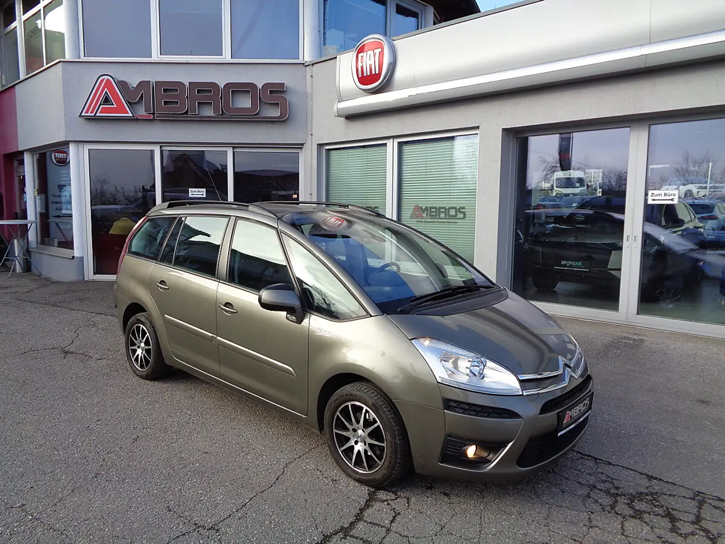 Citroen Grand C4 Picasso 1,6 HDi Seduction EGS6 Automatik mit Anhängerku... Braun - 1