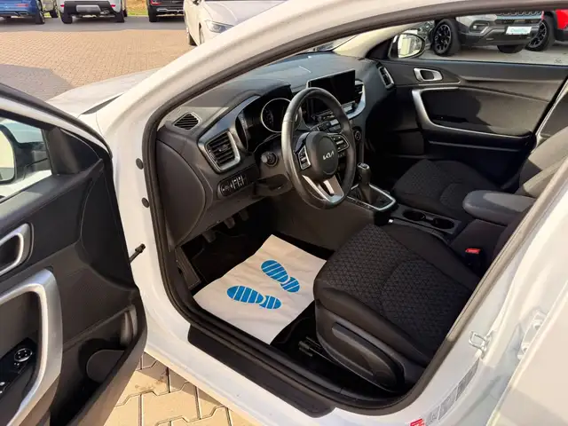 Kia Ceed view 9