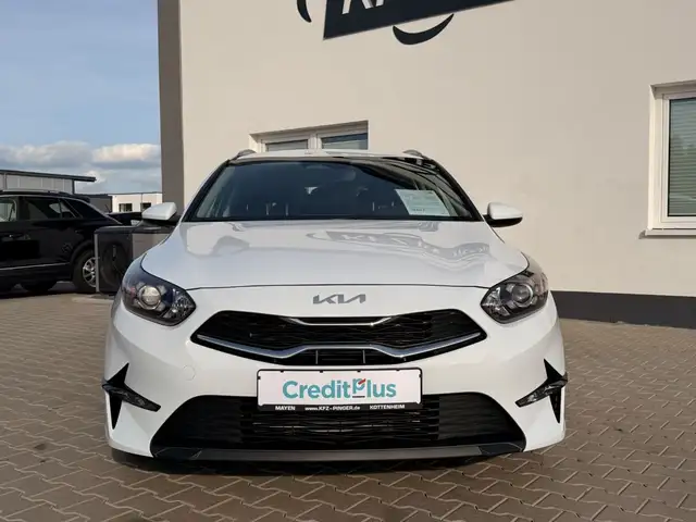 Kia Ceed view 4