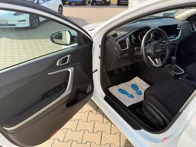 Kia Ceed view 8