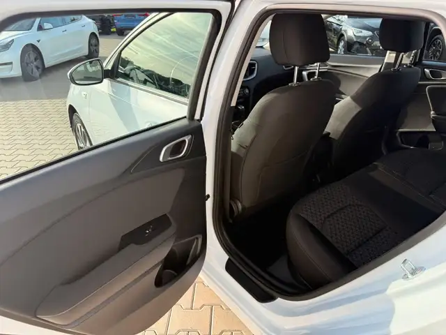 Kia Ceed view 15