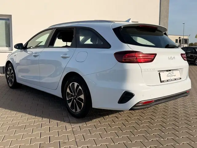 Kia Ceed view 5
