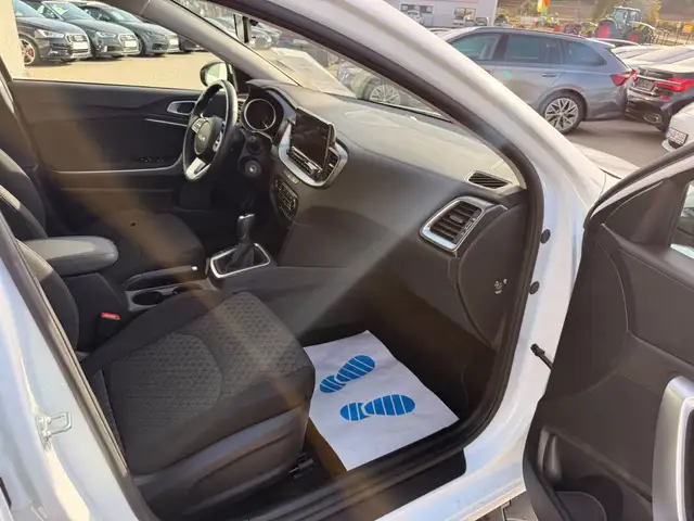Kia Ceed view 13