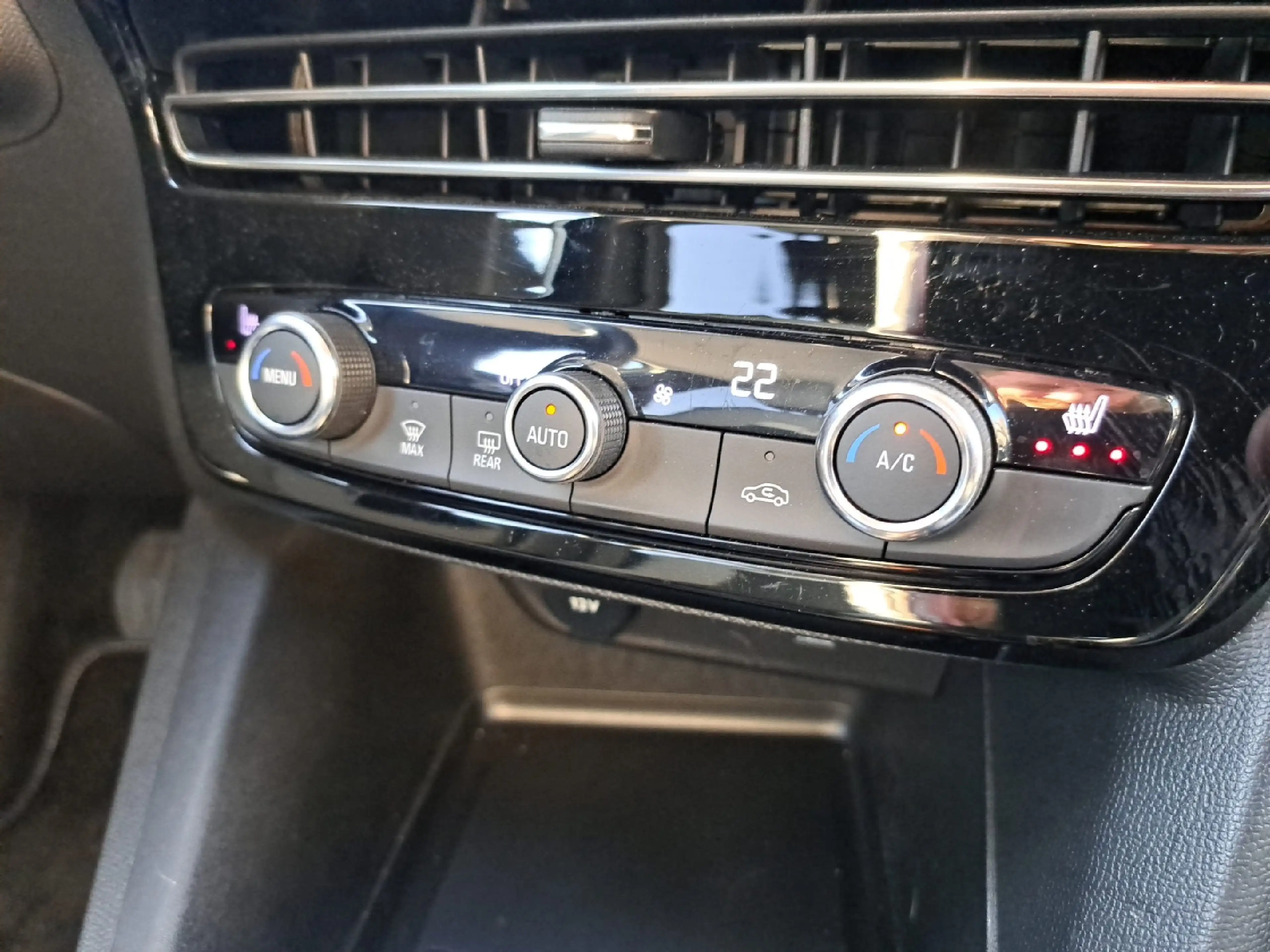 Opel Mokka-E Mokka e Elegance *WÄRMEPUMPE*KEYLESS*LED*SHZ*KAM* — photo 14