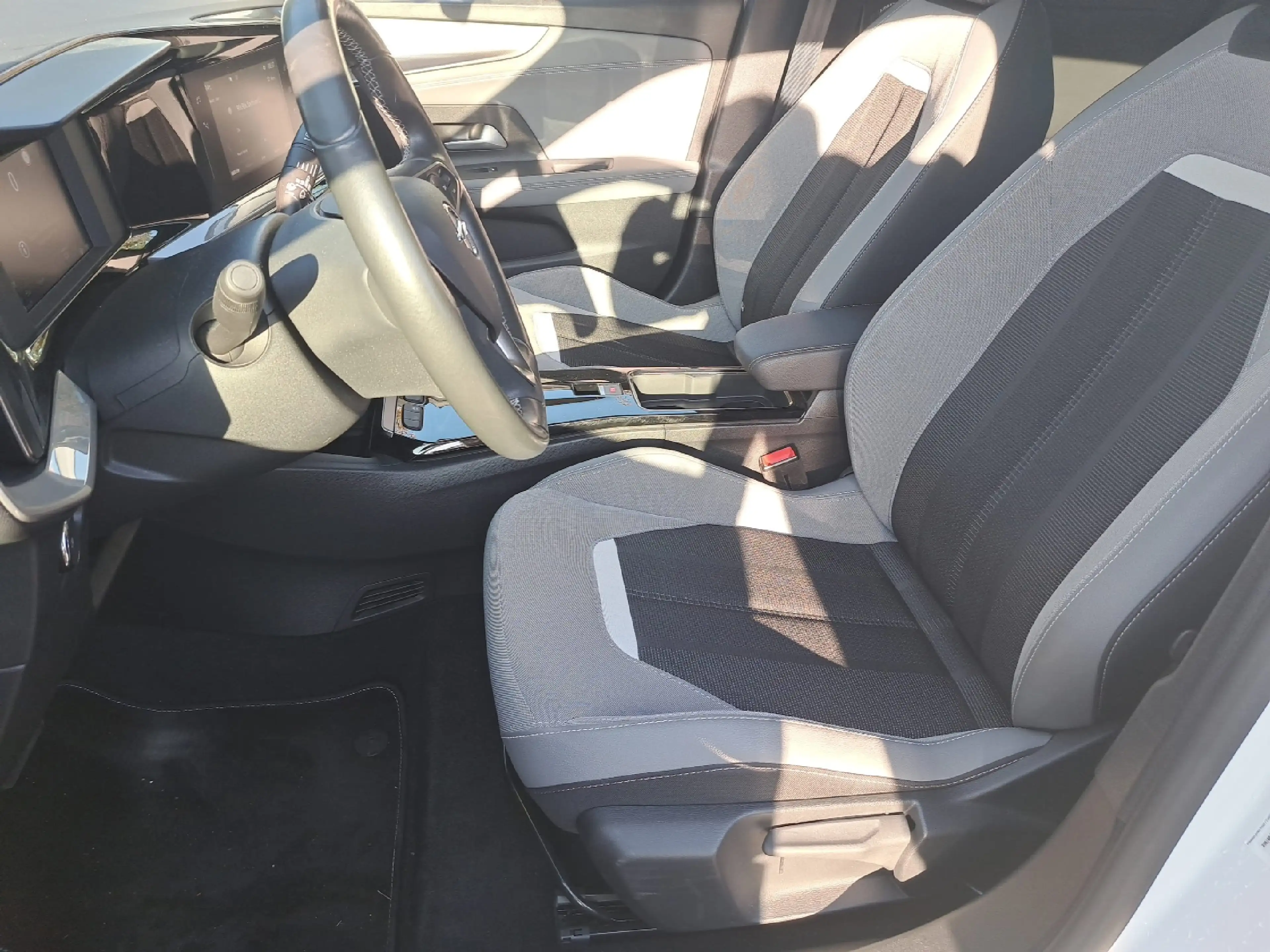 Opel Mokka-E Mokka e Elegance *WÄRMEPUMPE*KEYLESS*LED*SHZ*KAM* — photo 9