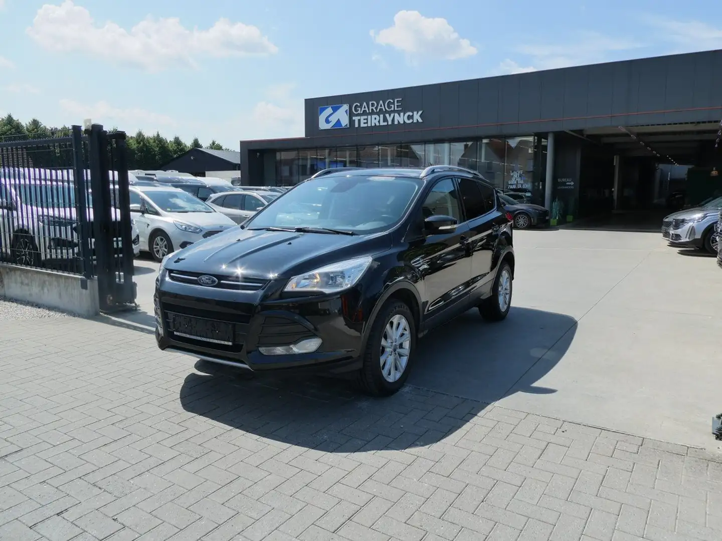 Ford Kuga Titanium 1.5 i Ecoboost 150pk Trekhaak '15 (13834) Negro - 1