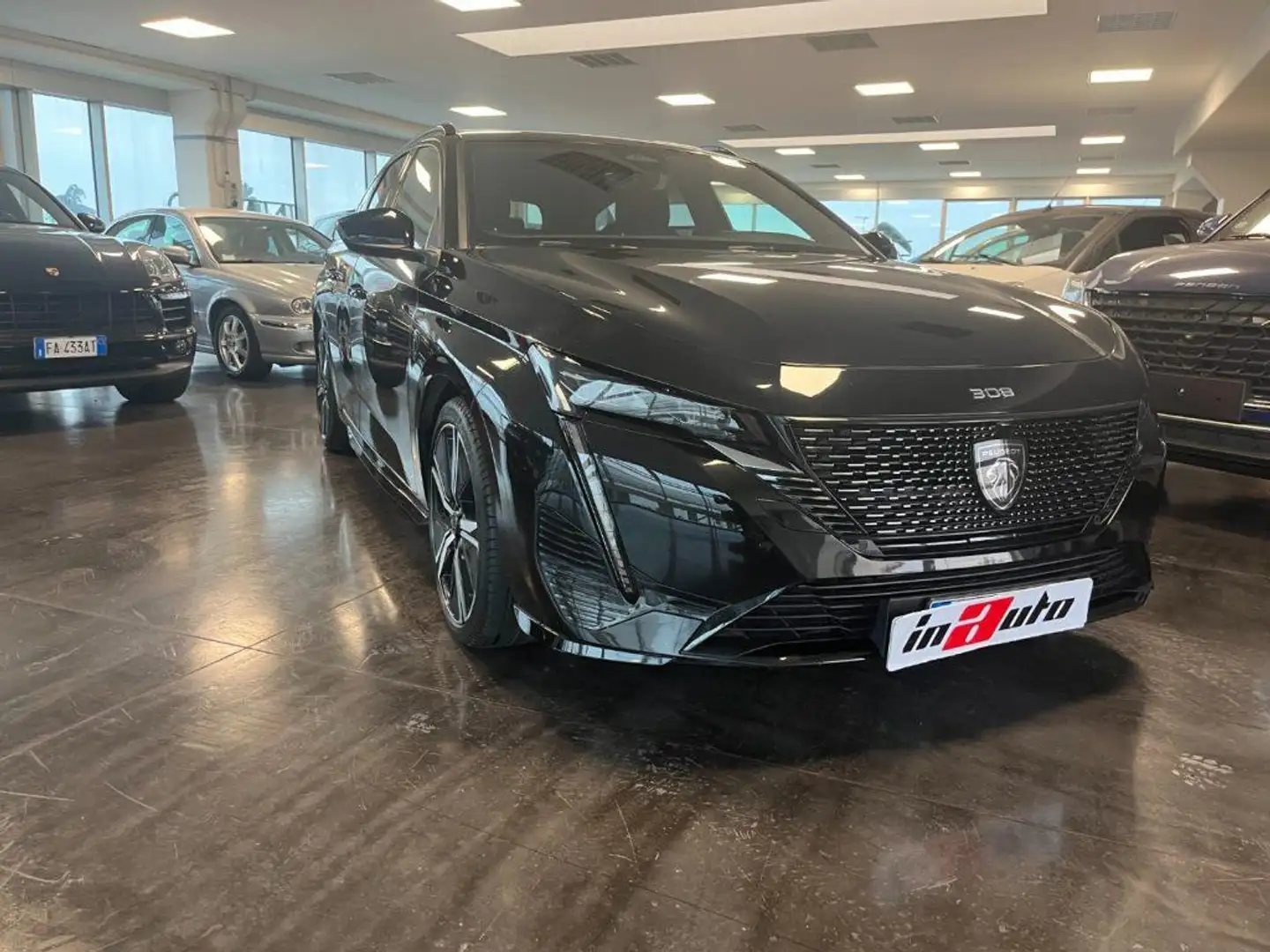 Peugeot 308 BlueHDi 130 S&S EAT8 SW GT Schwarz - 2