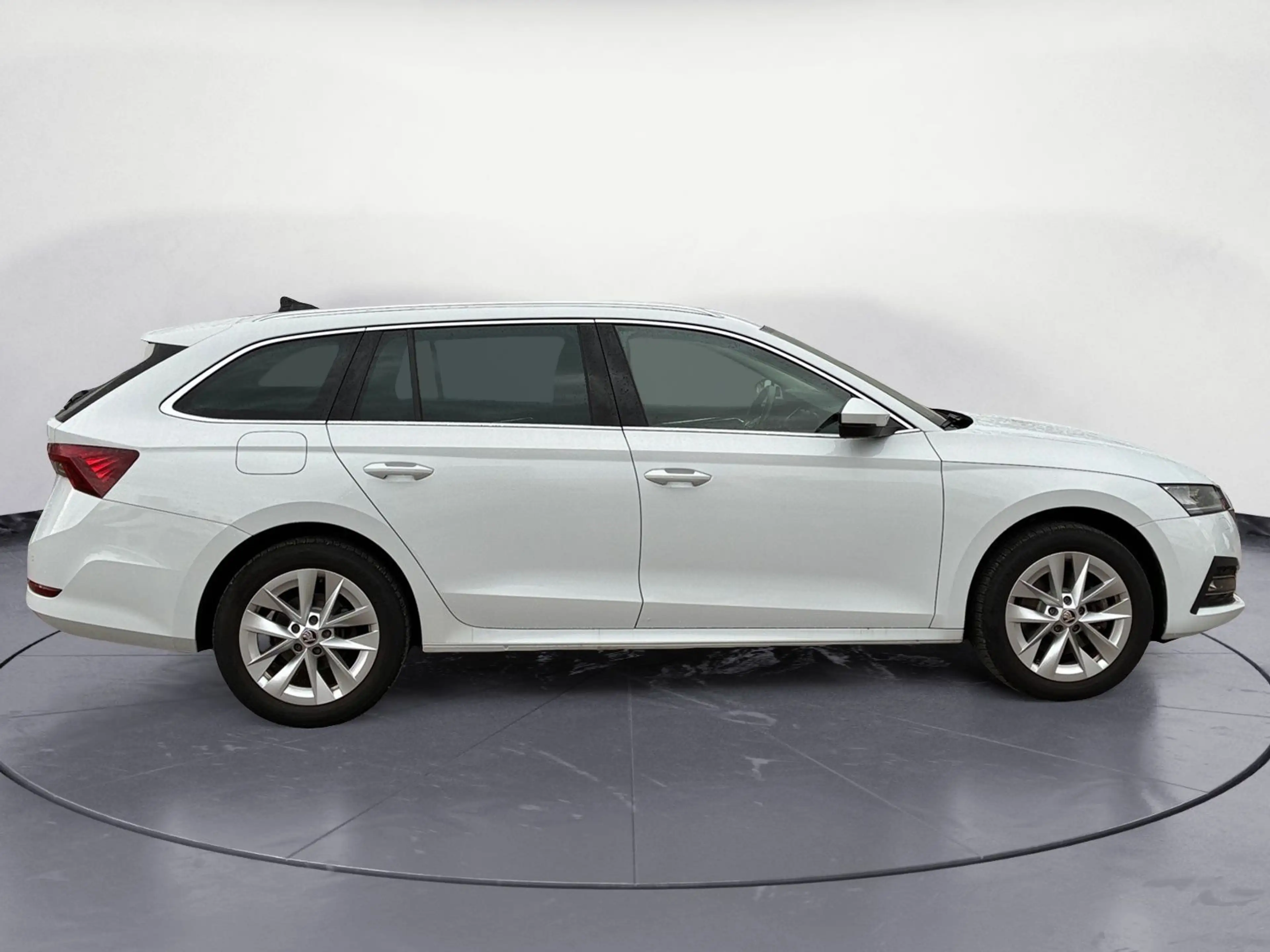 Skoda Octavia KAMERA*PDC*ACC*HEAD-UP*LED*NAVI*PANO*SHZ — photo 5