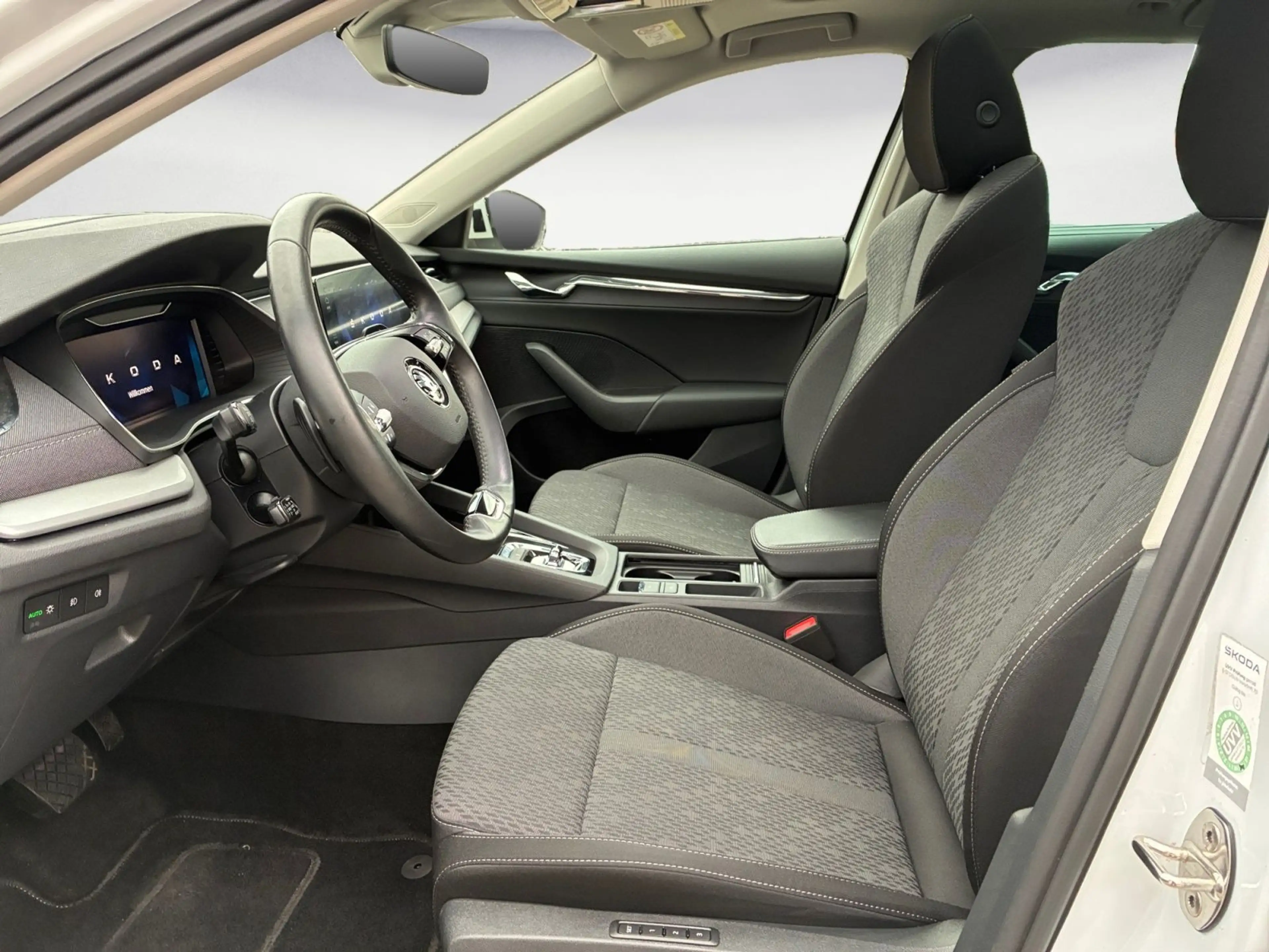 Skoda Octavia KAMERA*PDC*ACC*HEAD-UP*LED*NAVI*PANO*SHZ — photo 9
