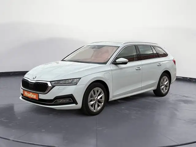 Skoda Octavia KAMERA*PDC*ACC*HEAD UP*LED*NAVI*PANO*SHZ
