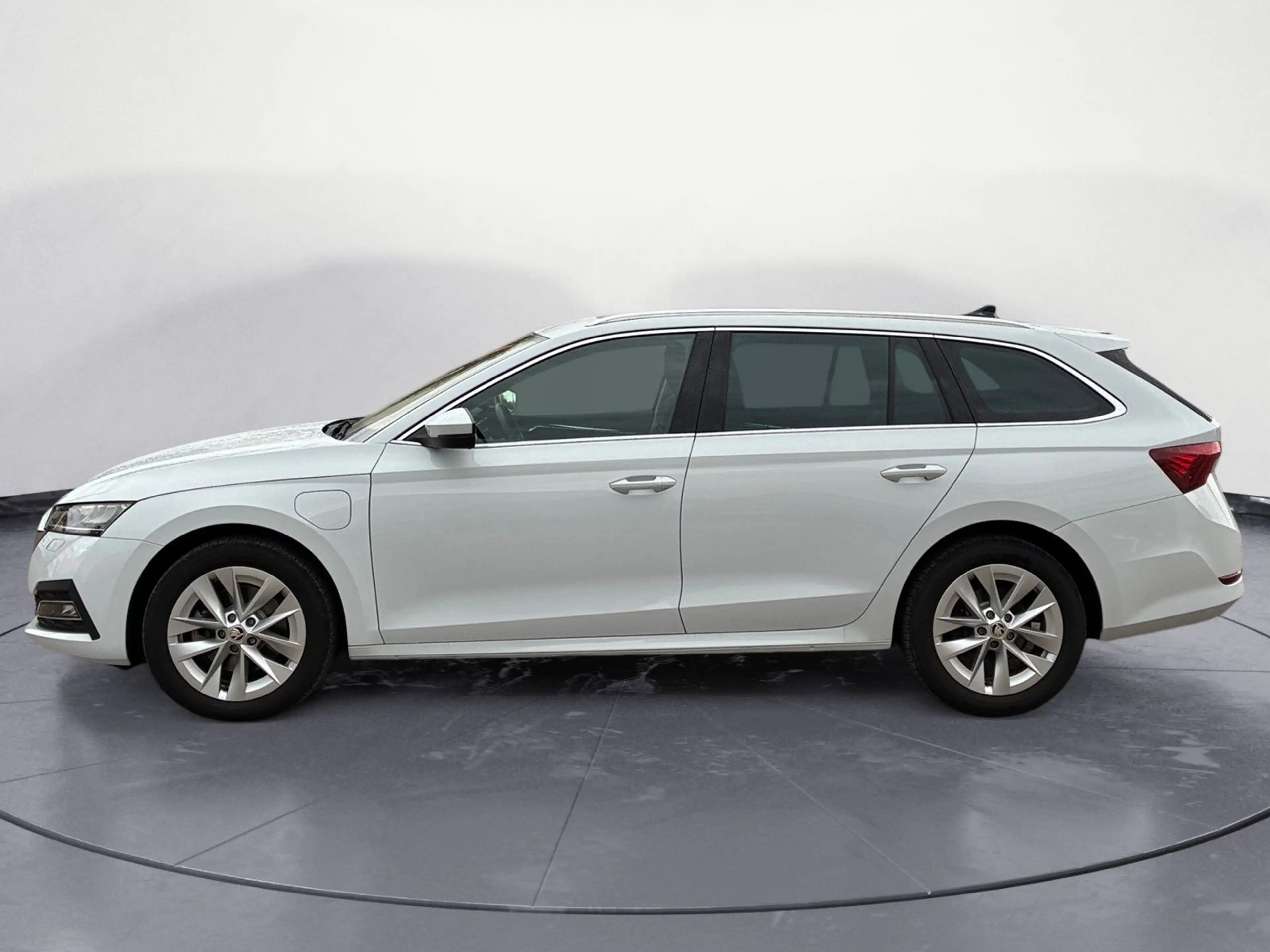 Skoda Octavia KAMERA*PDC*ACC*HEAD-UP*LED*NAVI*PANO*SHZ — photo 2