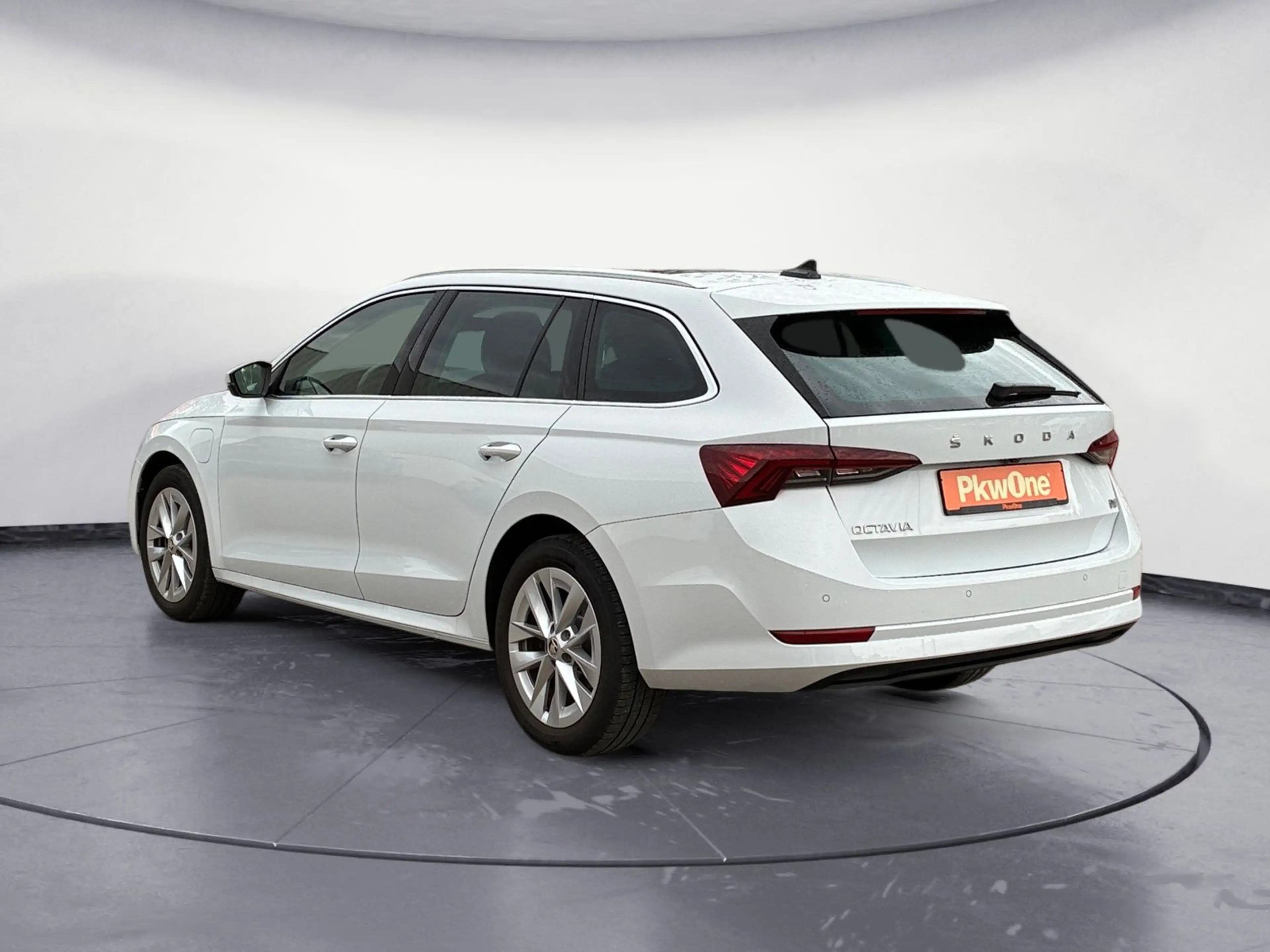 Skoda Octavia KAMERA*PDC*ACC*HEAD-UP*LED*NAVI*PANO*SHZ — photo 3