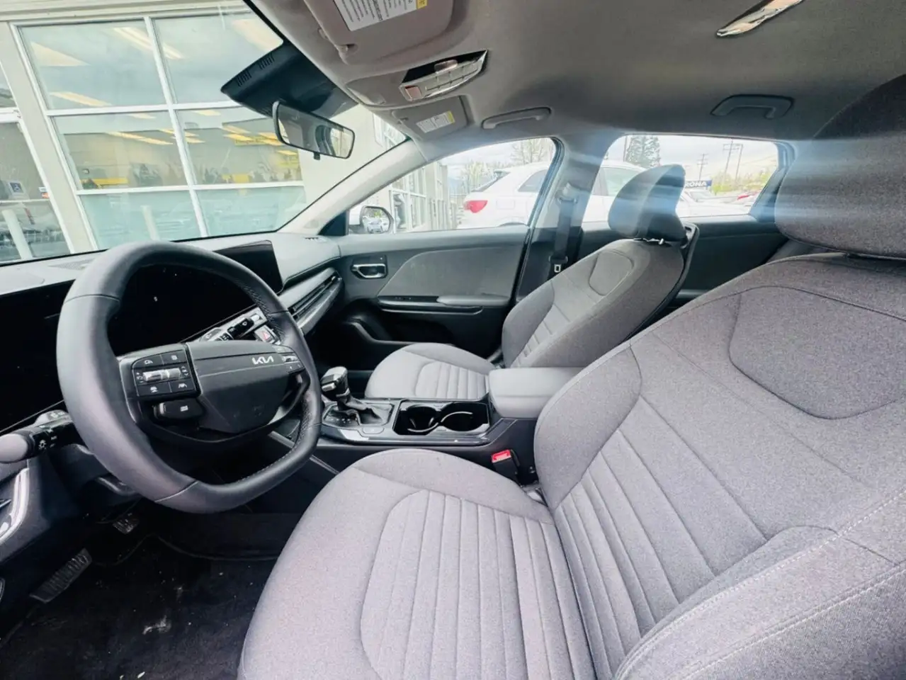 Kia K4 снимка Kia K4