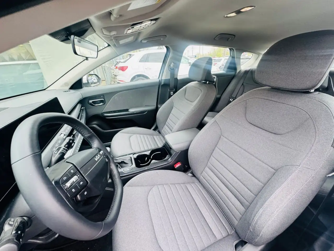 Kia K4 снимка Kia K4