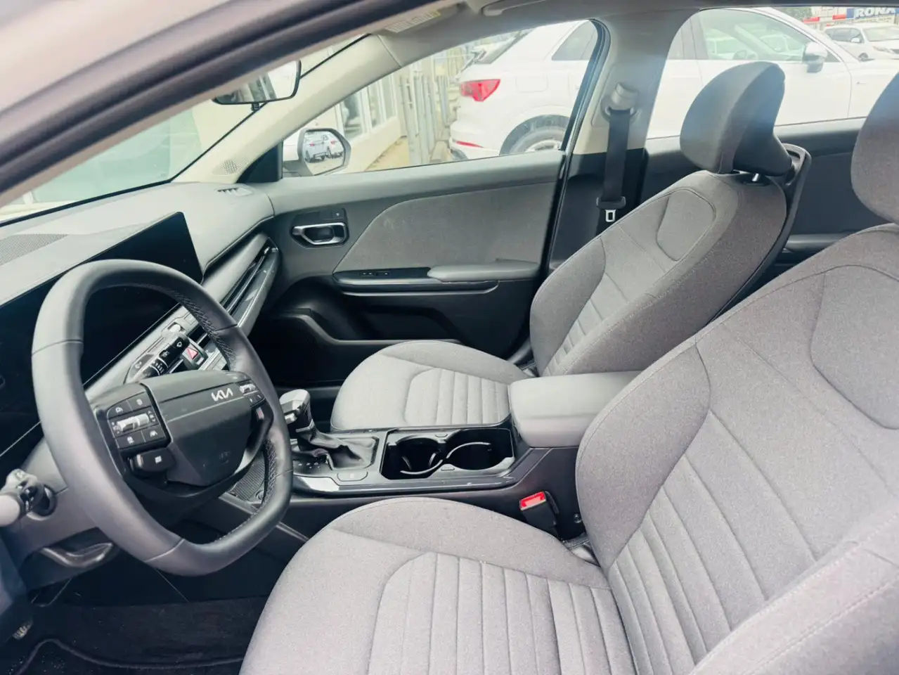 Kia K4 снимка Kia K4