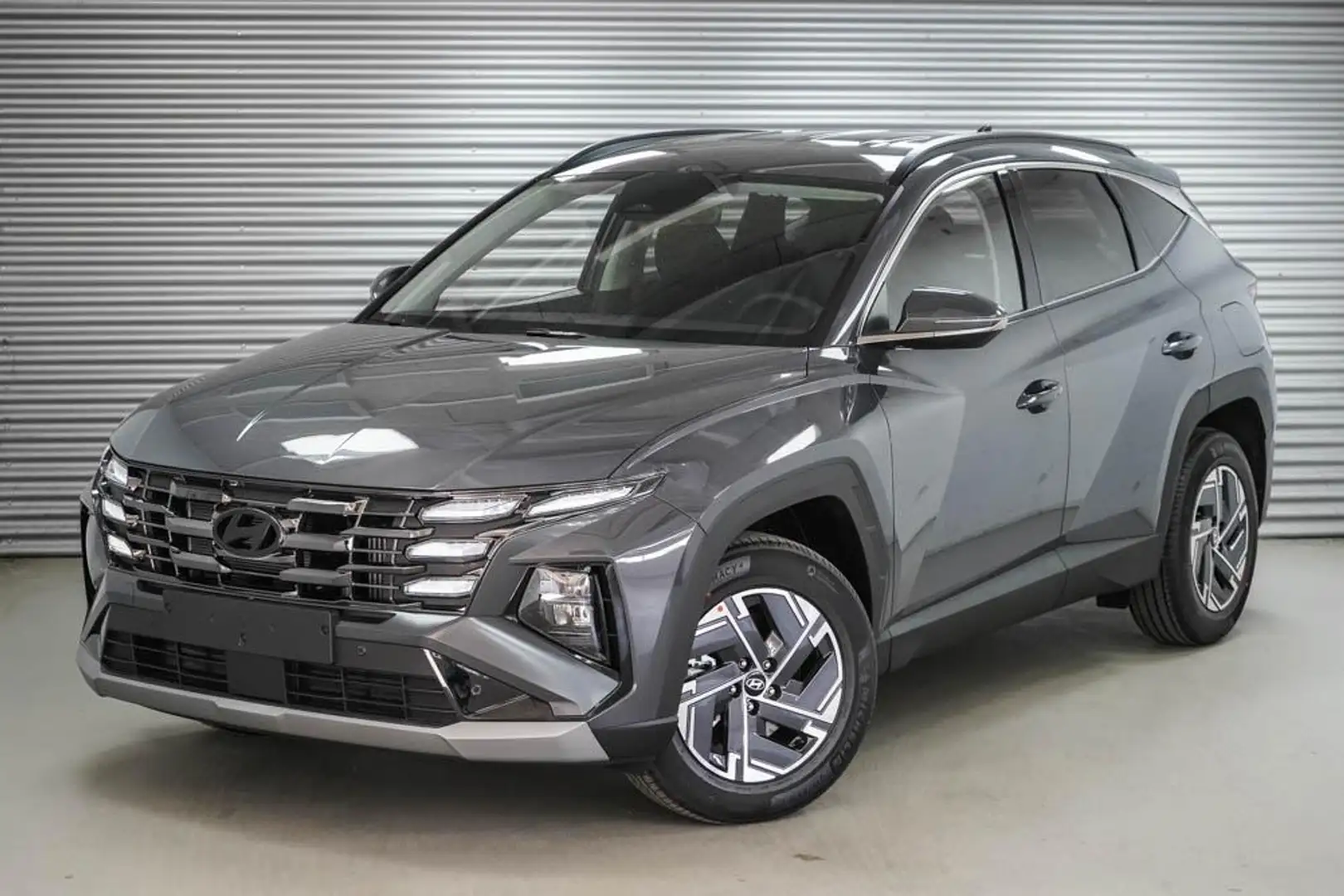 Hyundai TUCSON 1,6 T-GDI 2WD DCT MHEV Essential -  -LAG. 118 k... Grau - 1
