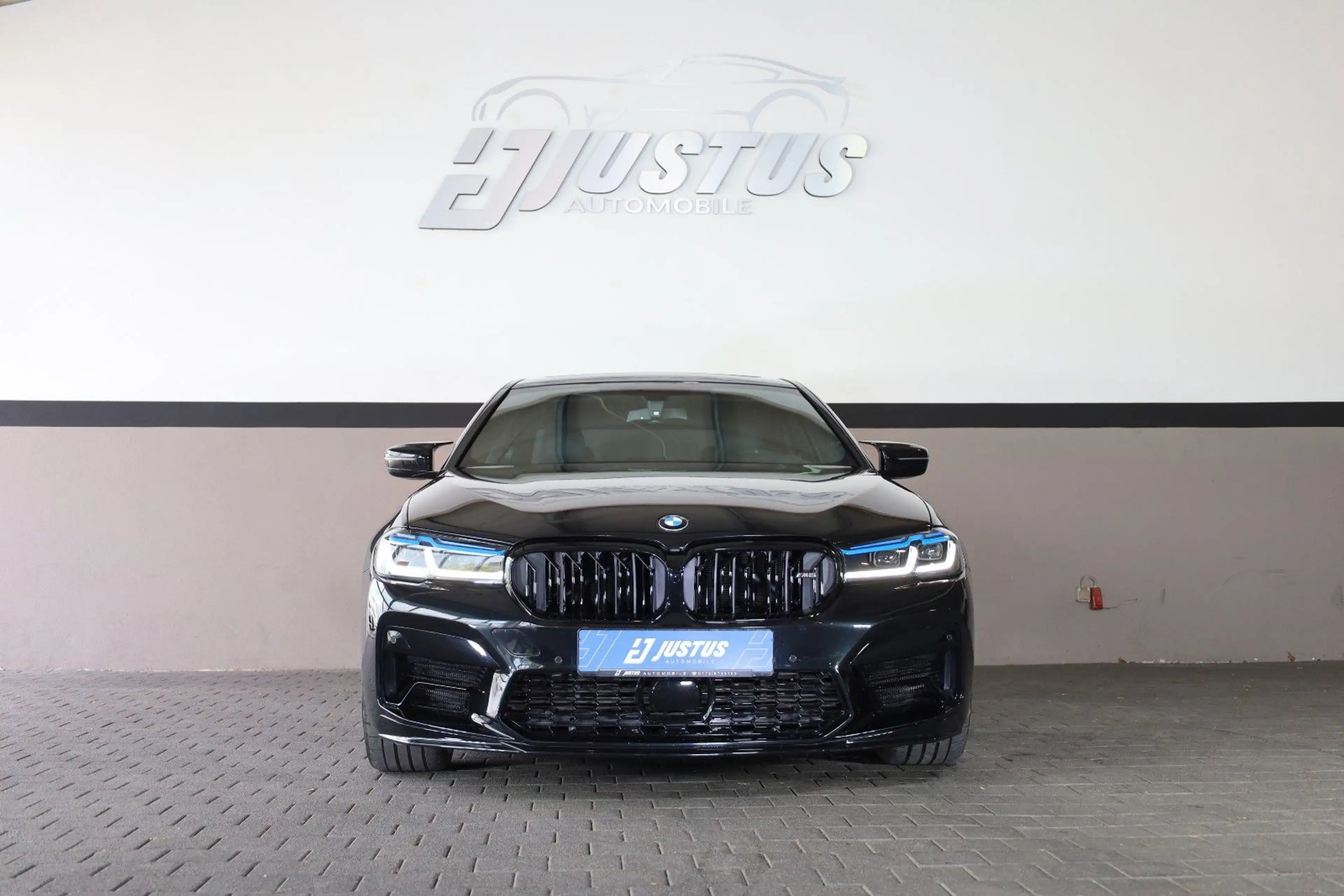 BMW 540 i/M/HUD/KAMERA/PDC/SHZ/APPLE/WIFI/HK/SBD/R20 — photo 2