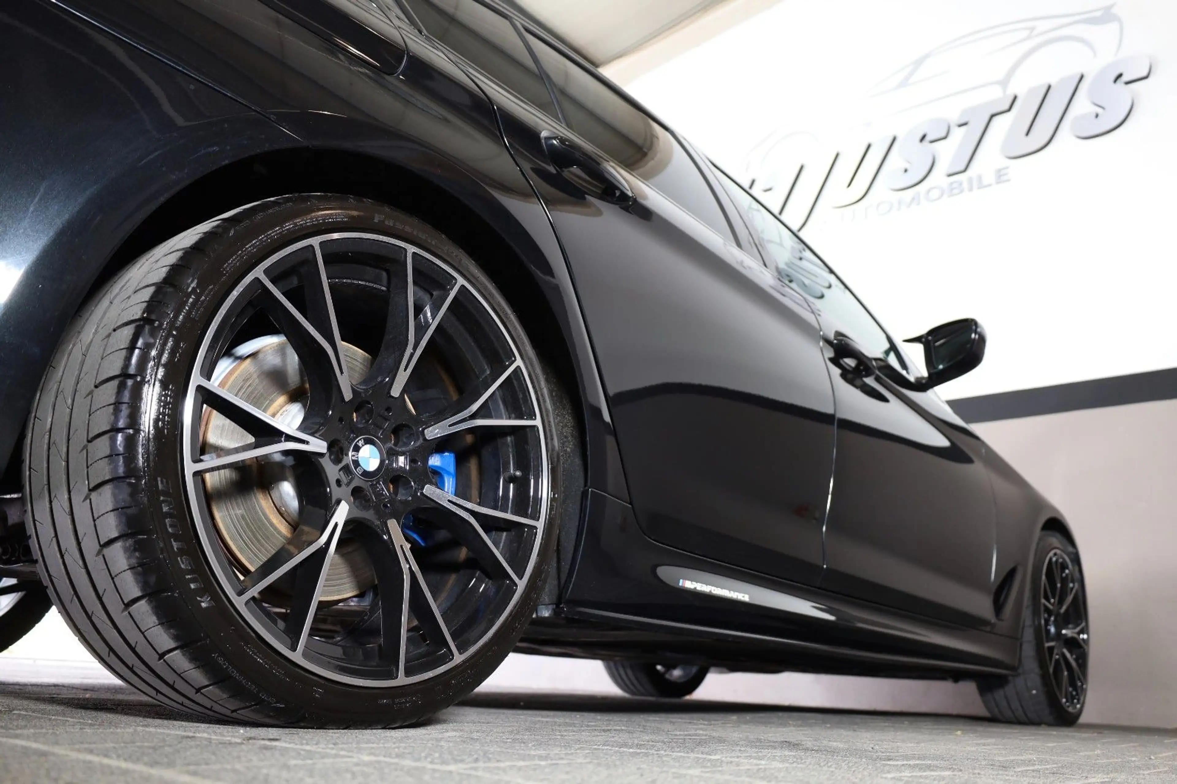 BMW 540 i/M/HUD/KAMERA/PDC/SHZ/APPLE/WIFI/HK/SBD/R20 — photo 7