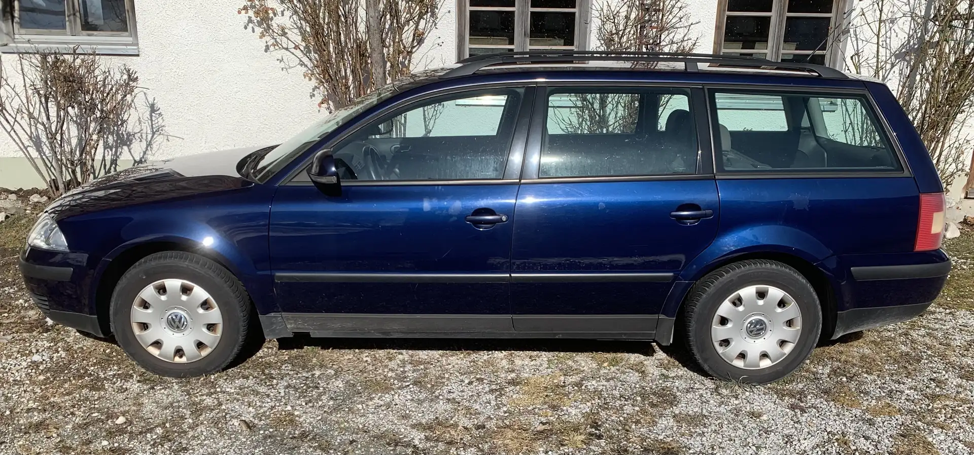 Volkswagen Passat Синій - 2