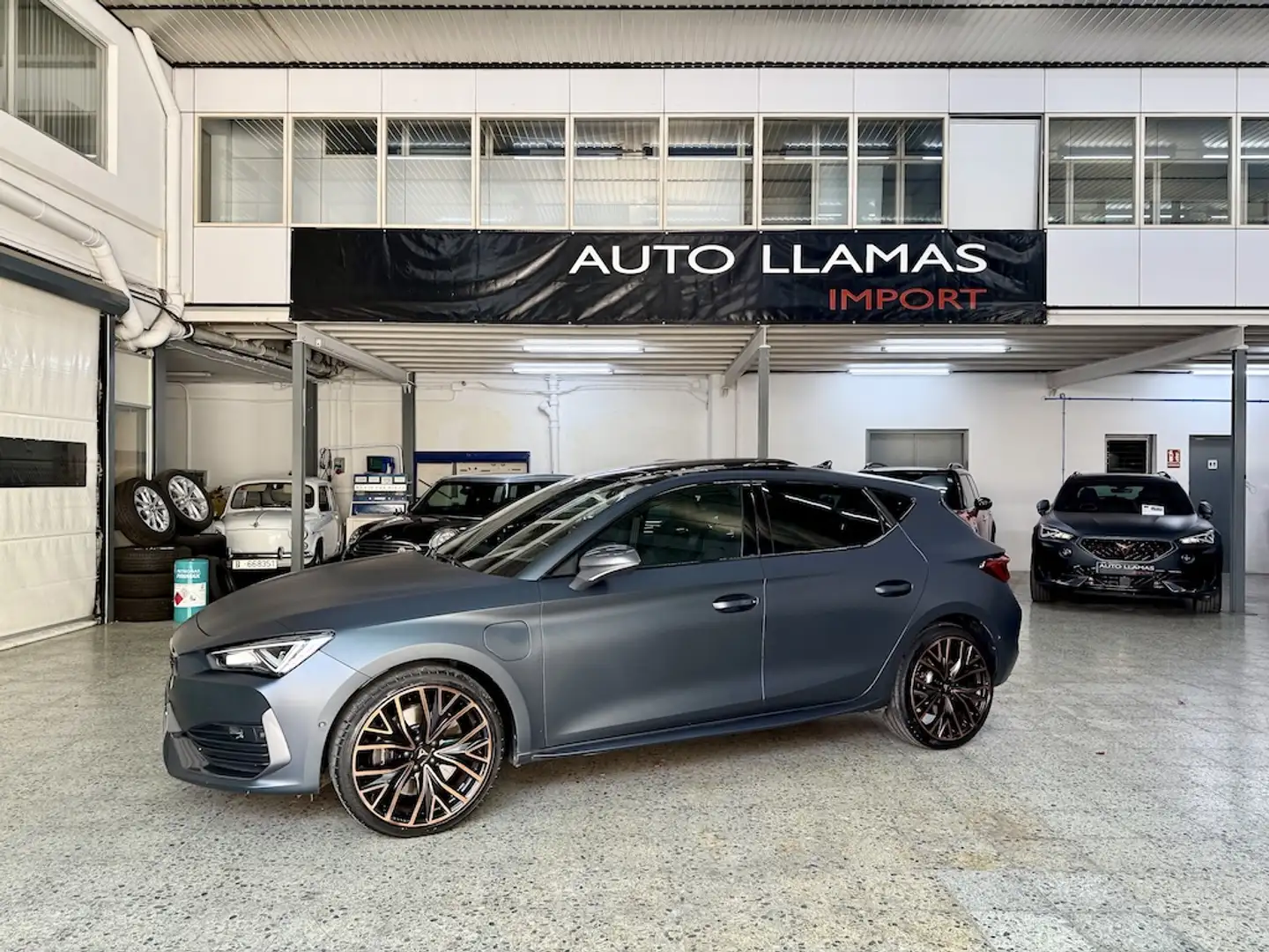 CUPRA Leon 1.4 TSI VZ e-Hybrid DSG 245 Gris - 1