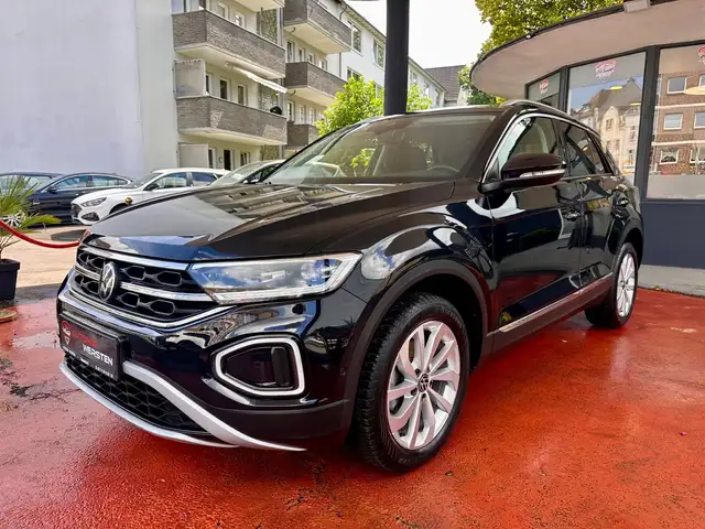 Volkswagen T-Roc view 9