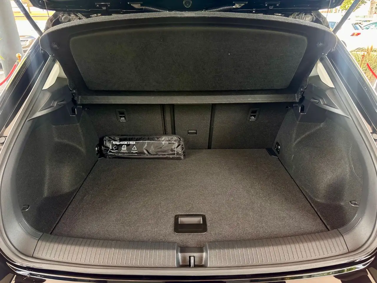 Volkswagen T-Roc 1.5 TSI Style LED App-Connect 1.Hand, миниатюра 6