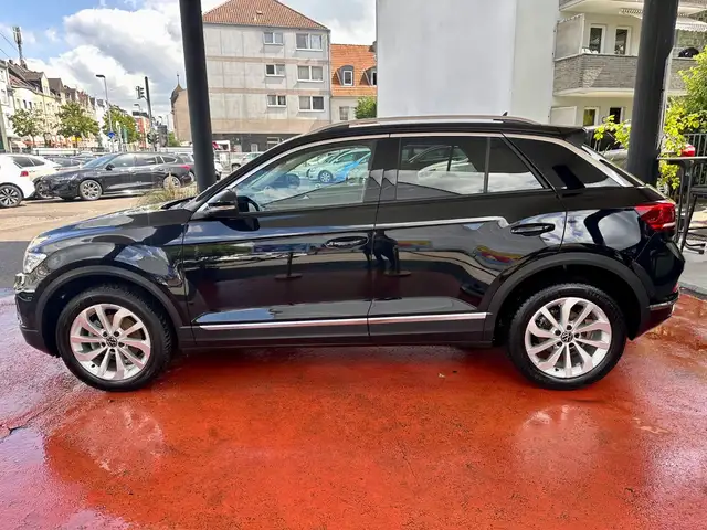 Volkswagen T-Roc view 8