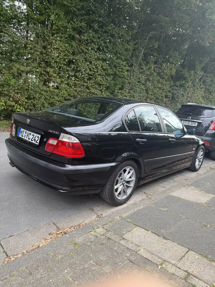 BMW 320 320i — photo 1 of 18
