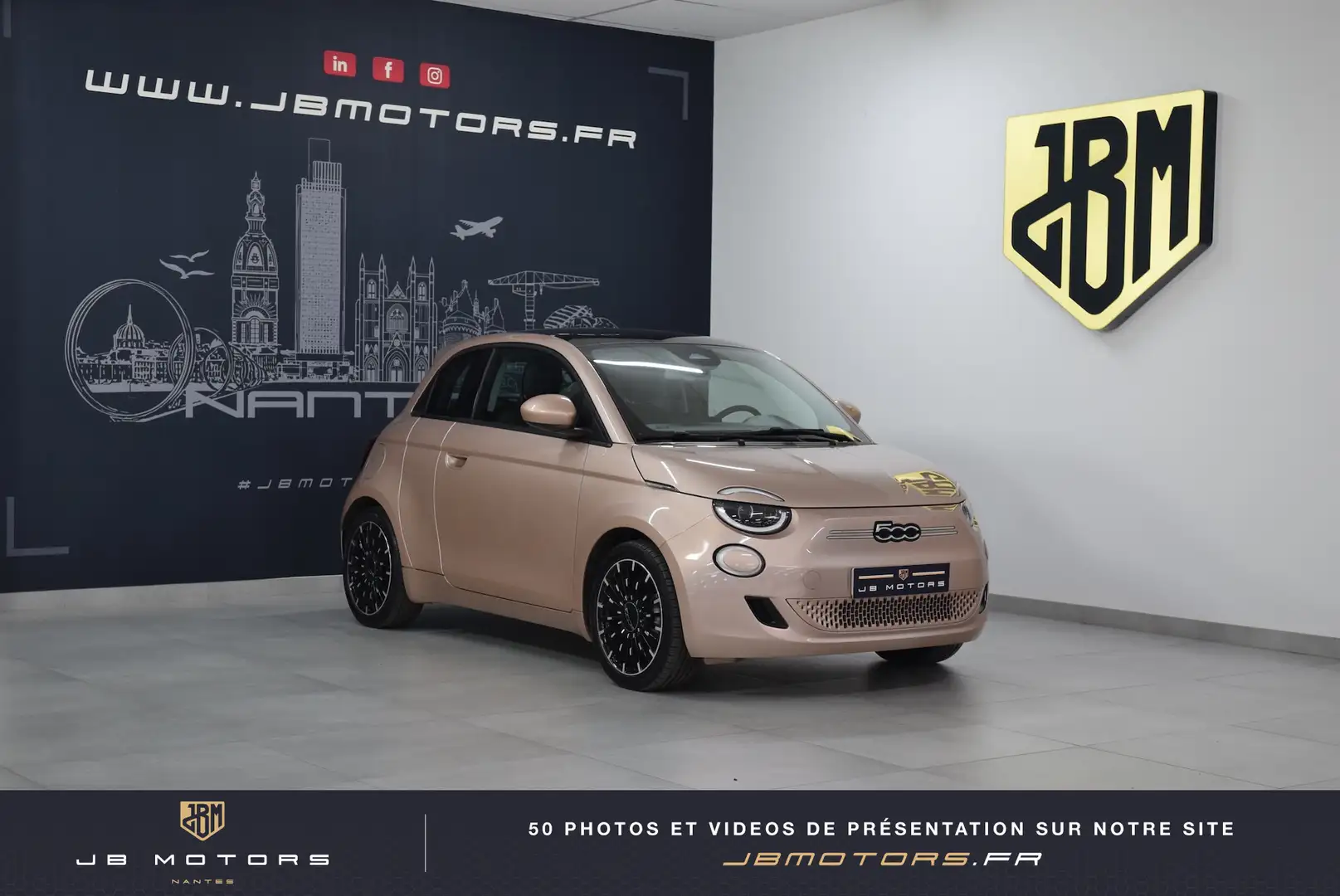 Fiat 500e 500 e 118 ch Icone Plus Toit panoramique Full LED Rouge - 1