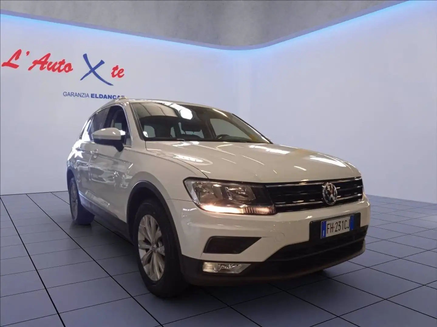 Volkswagen Tiguan 2.0 tdi Advanced 4motion 150cv dsg Wit - 1