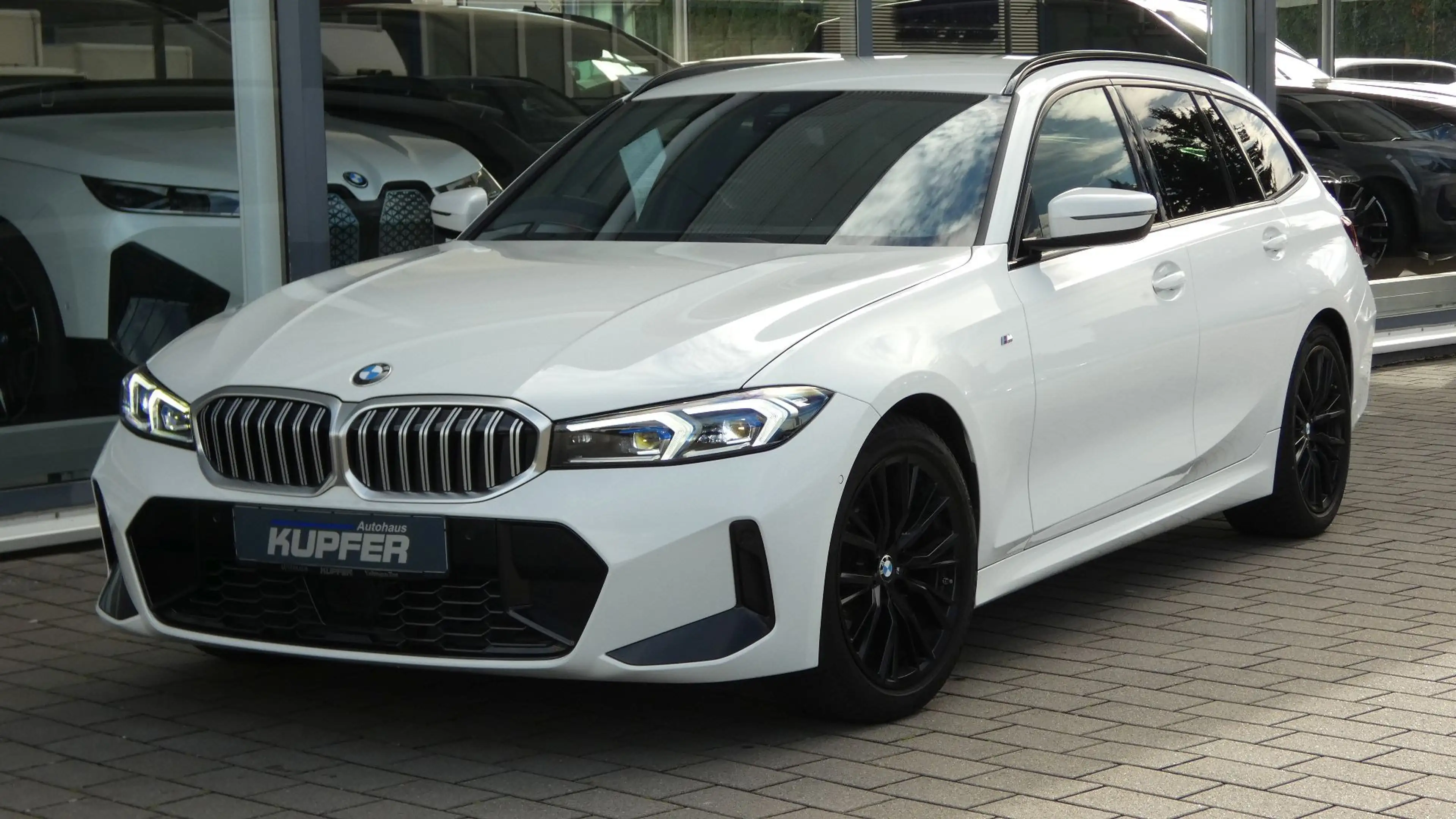 BMW 318 i Tour M Sport AHK°ACC*Ad.LED°M-Alu-el.Sitze