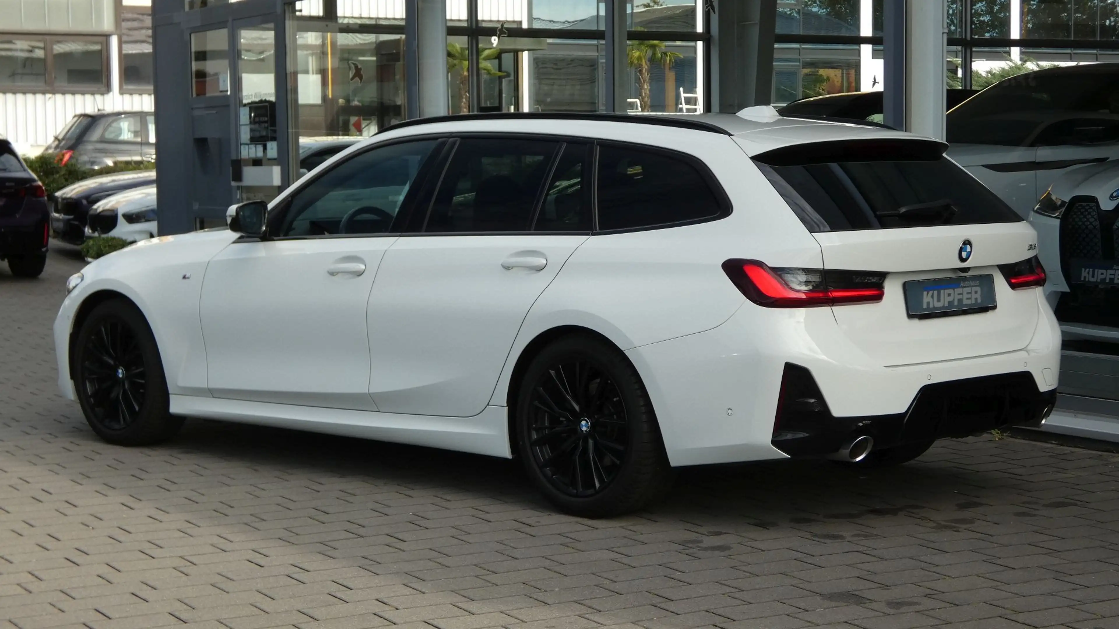 BMW 318 i Tour M Sport AHK°ACC*Ad.LED°M-Alu-el.Sitze — photo 3