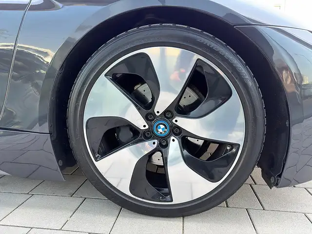 BMW i8 PHEV Range Extender *CARBON* HUD* FLÜGELTÜRE* Ansicht 9