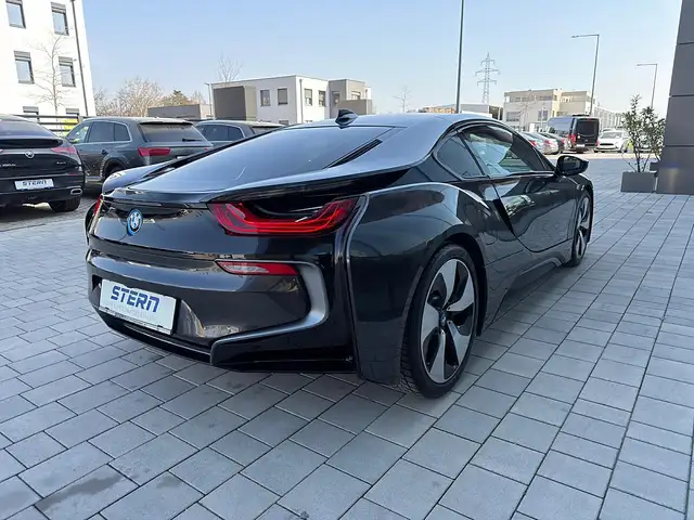 BMW i8 PHEV Range Extender *CARBON* HUD* FLÜGELTÜRE* Ansicht 6