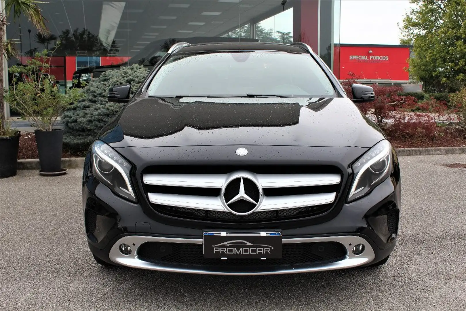 Mercedes-Benz GLA 200 d AUTOMATIC SPORT *TAGLIANDATA* Black - 2